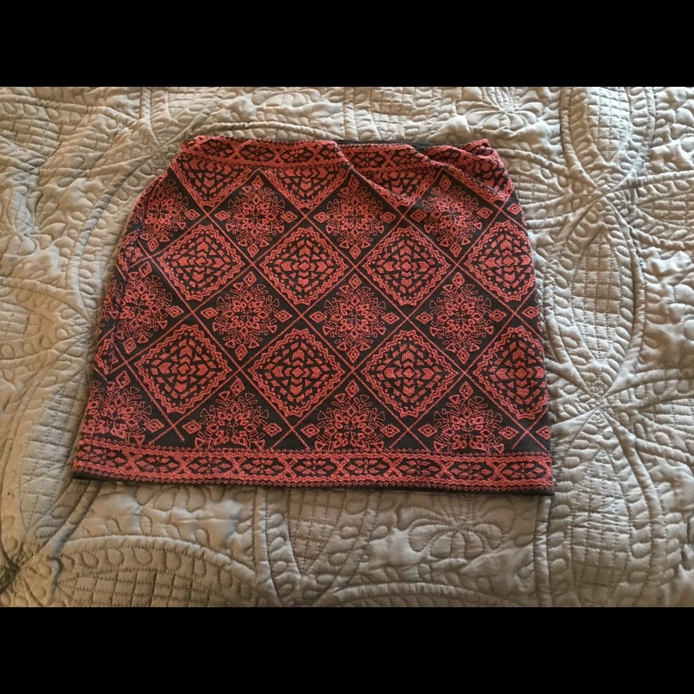 Embroidered mini skirt